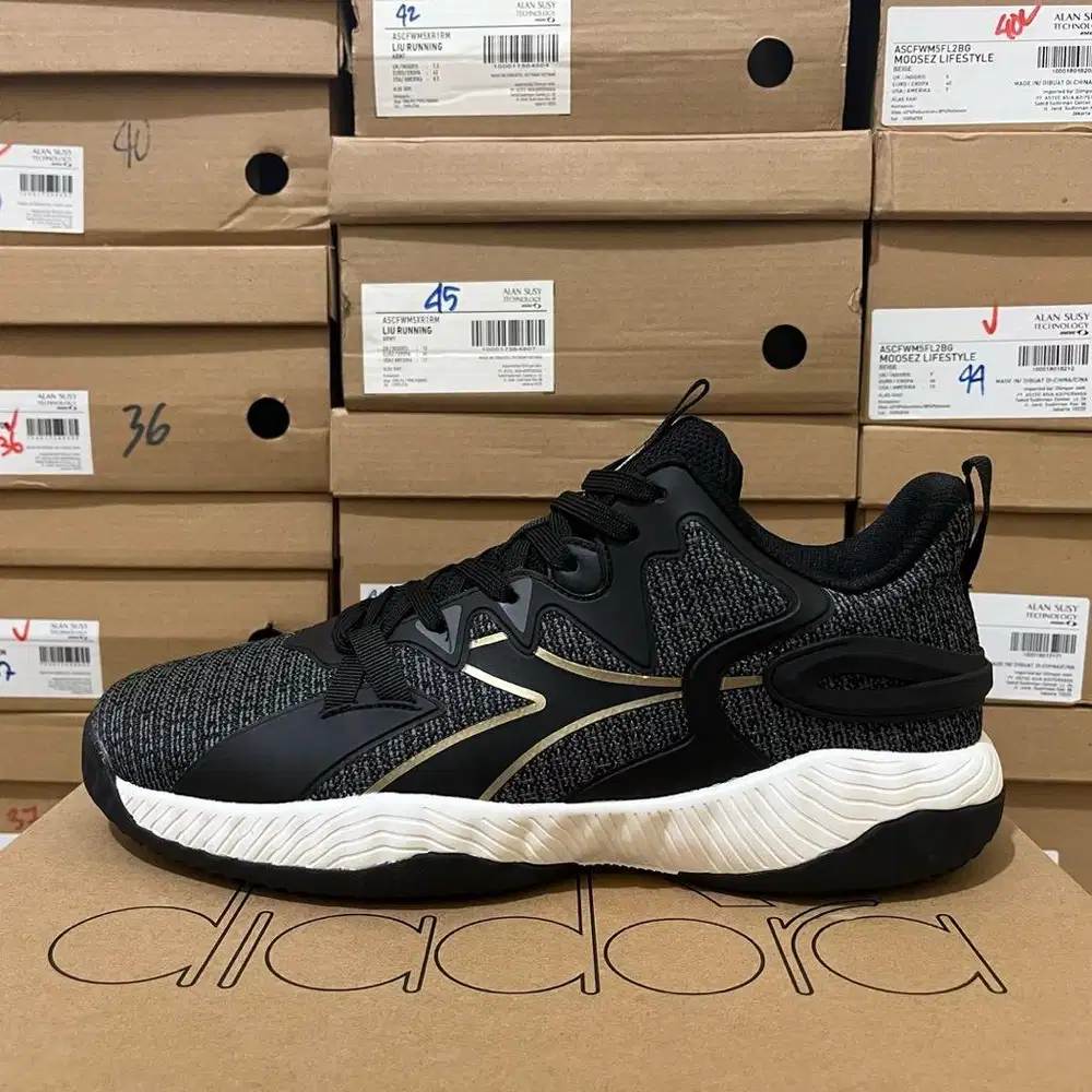 Sepatu basket DIADORA MALVINO