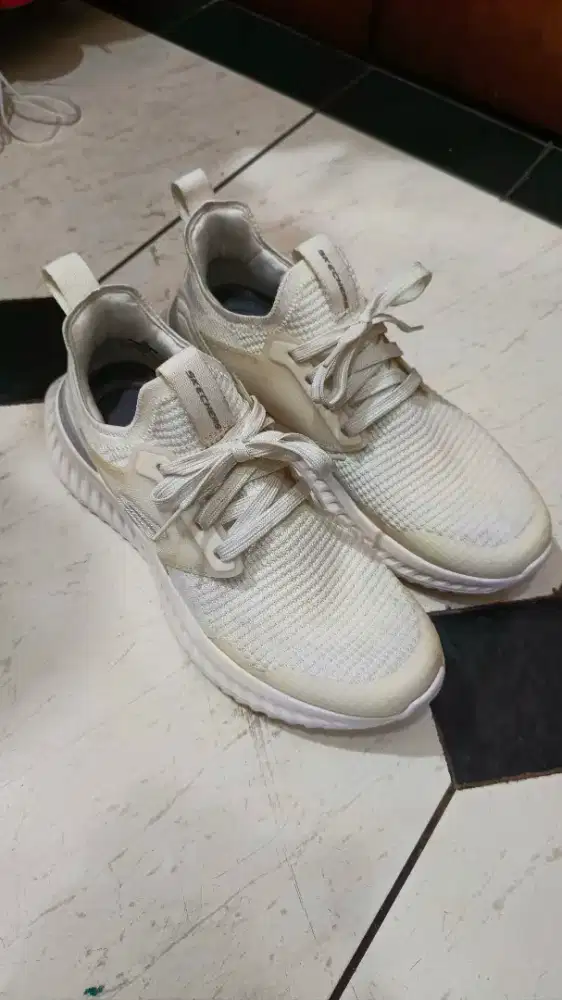 Sepatu Sketcher Mulus Uk. 42