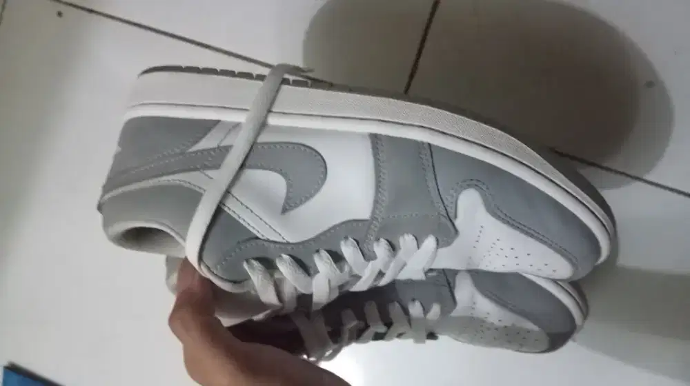 NIKE AIR JORDAN LOW WOLF GREY