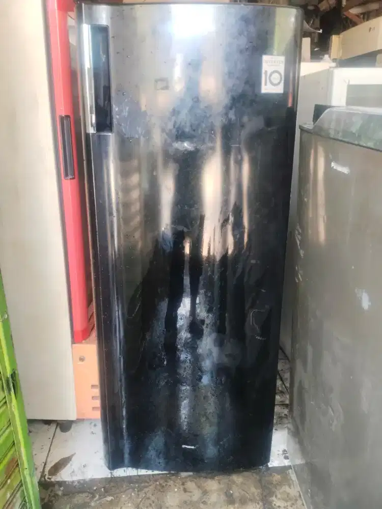 Freser LG 6rak normal beku siap pakai