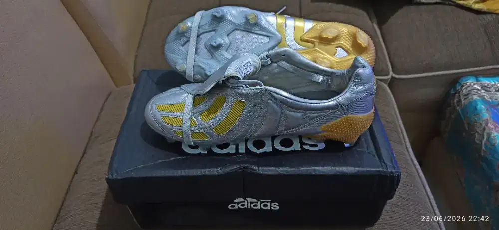 Jual sepatu adidas predator mania silver gold uk 40