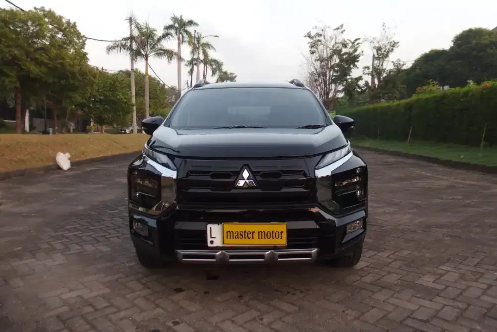 MITSUBISHI XPANDER CROSS PREMIUM 2023 CVT HITAM