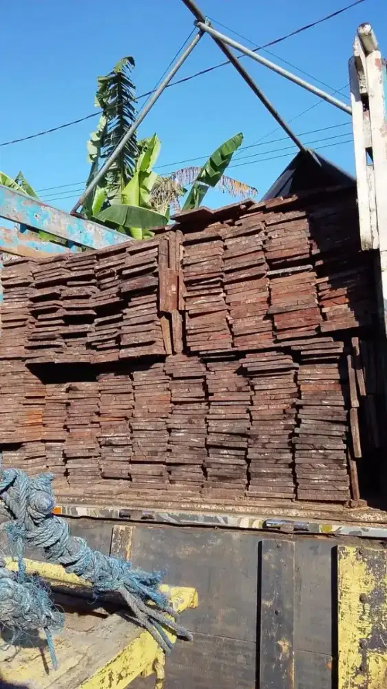Dijual kayu kalimantan bermacam Ukuran