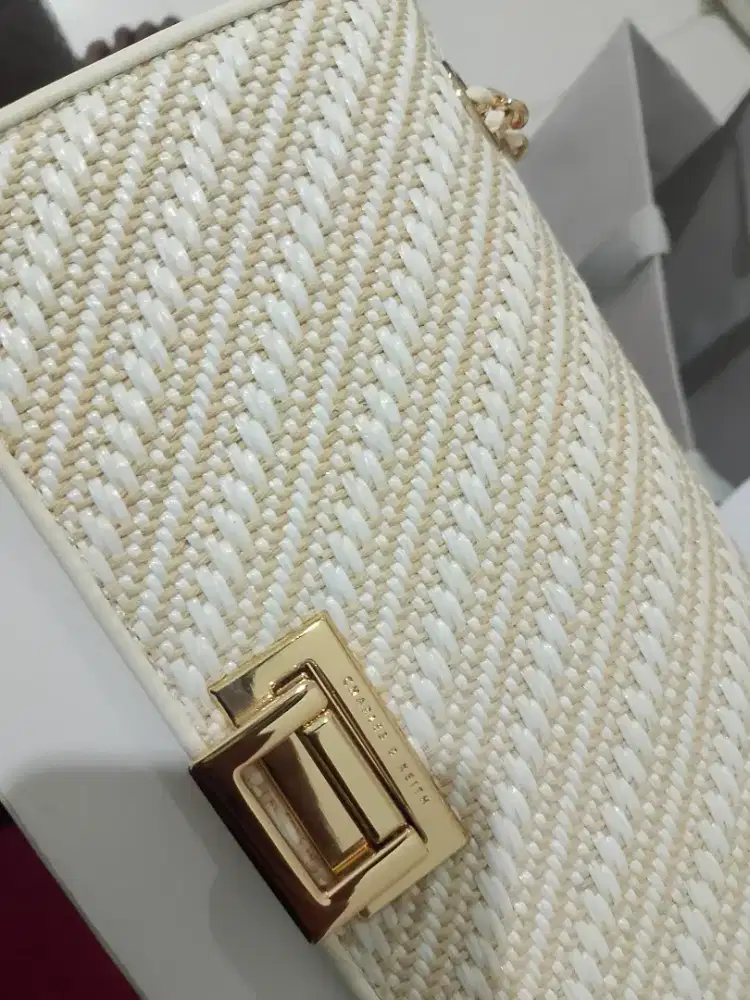 Jual rugi tas CK baru beli