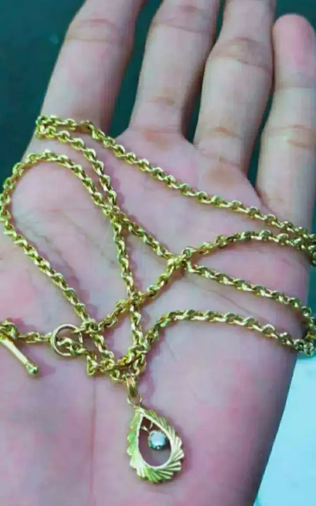 Menerima jual beli emas dan berlian ada surat dan Tampa surat