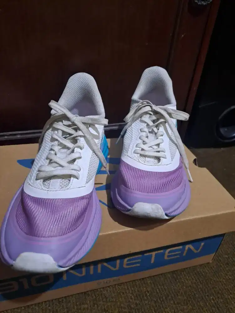 Sepatu runninh nine ten ukuran 37