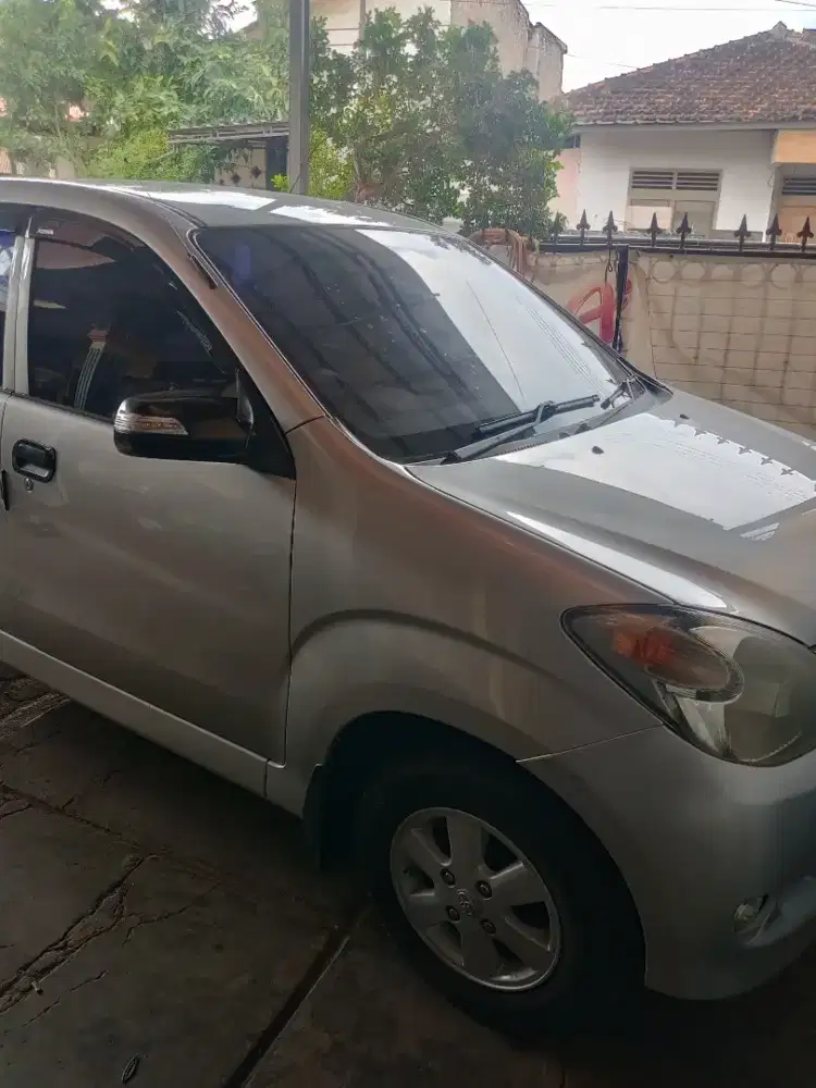 Xenia 2007 mobil keluarga