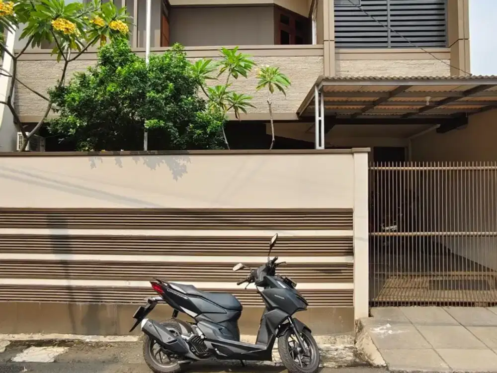 Rumah 2 Lantai Sudah Renovasi di Sunrise Garden