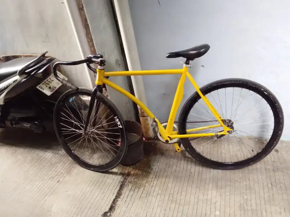 Sepeda fixie siap pakai