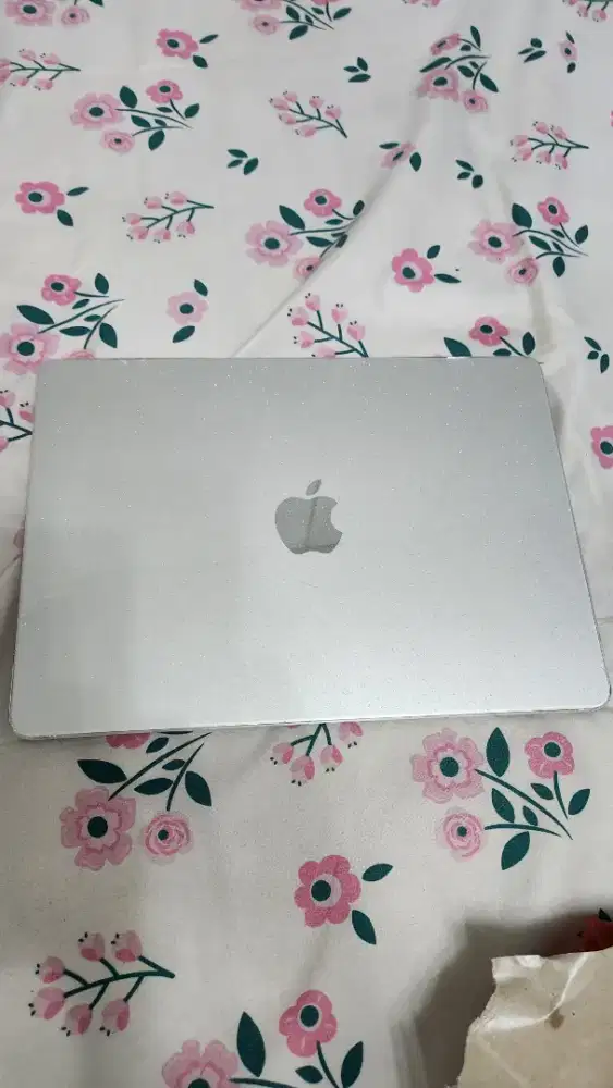 Macbook Air M4 13 Inch Starlight Like New 99%