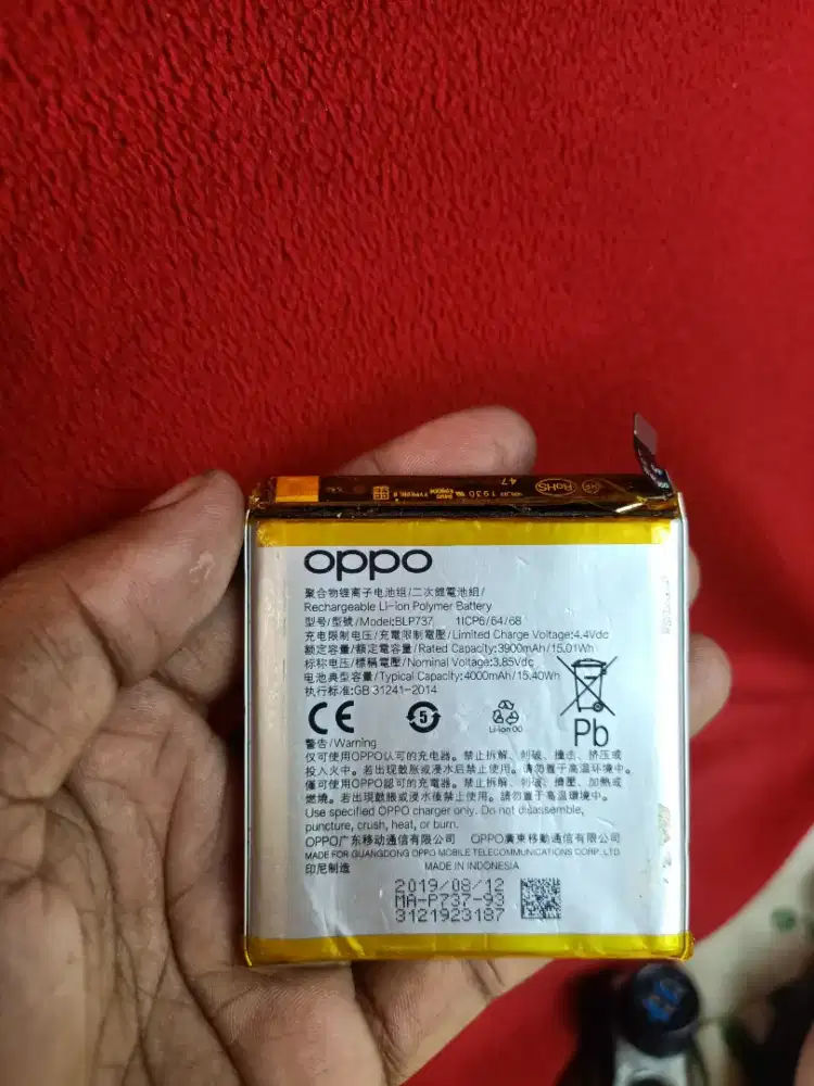 Di  jual batrai hp Oppo original dan asli murah aja chek dan tes