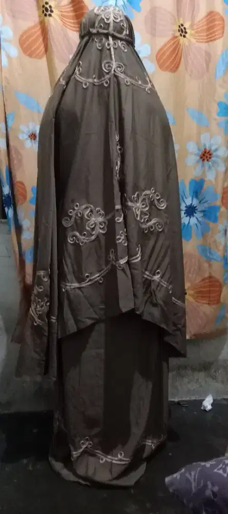 Di jual 2 stel  mukena atas dan bawah pakai renda2 baru  murah