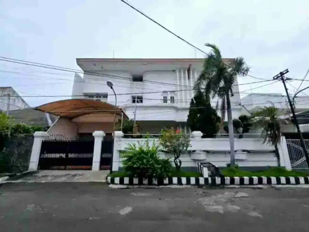 BUTUH CEPAT LAKU   
DIJUAL RUMAH MEWAH OPEN SPACE, MANYAR KERTOARJO