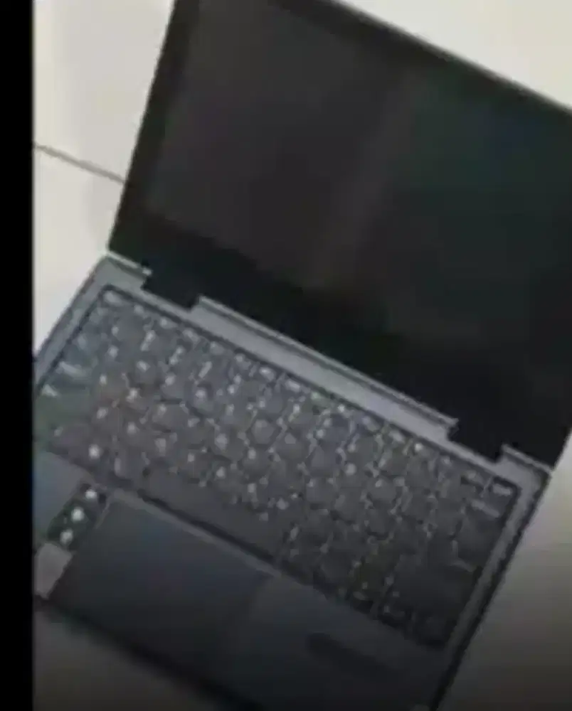 Laptop lenovo touch screen bisa dilipat jadi tab ataupun laptop touchS