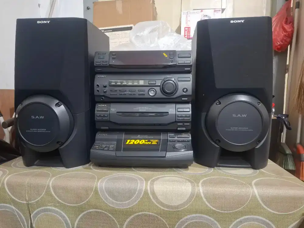 TAPE REC DAN CD player MERK : SONY