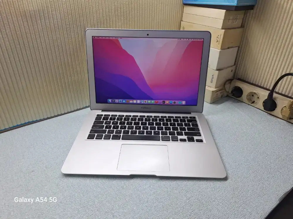 Macbook Air 2017 macOs Monterey 12.7.6 -SSD 128GB-8GB - MULUS