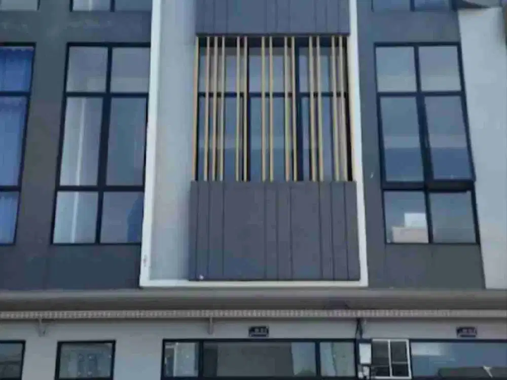 DISEWAKAN RUKO 3 LANTAI SIAP HUNI, CLUSTER GRAND EASTERN