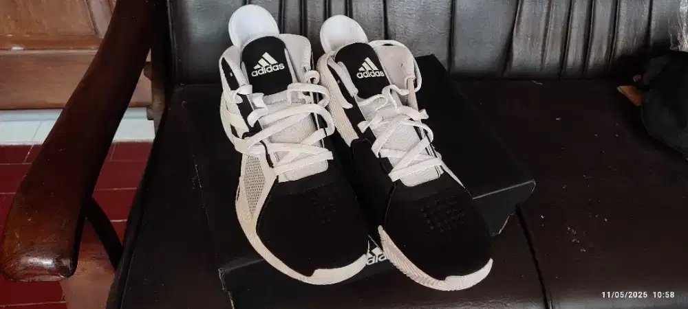 Sepatu Basket Baru Blm Pernah dipakai Basket. Court vision 2.0..Uk 43