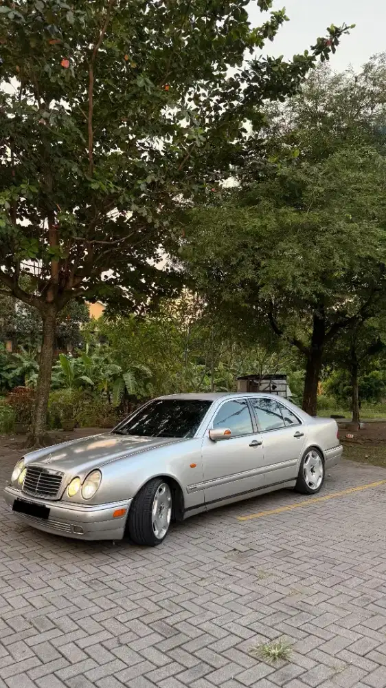 Mercedes Benz Mercy W210 E320 New Eyes
