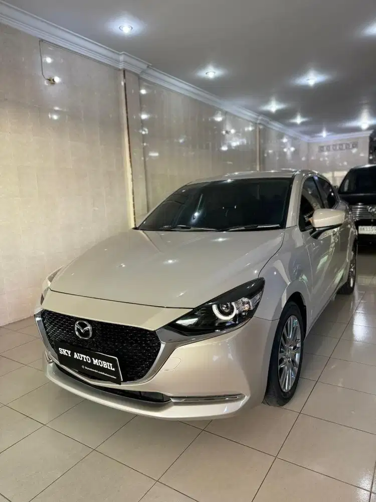 Mazda 2 GT Sedan Abu-Abu 2022