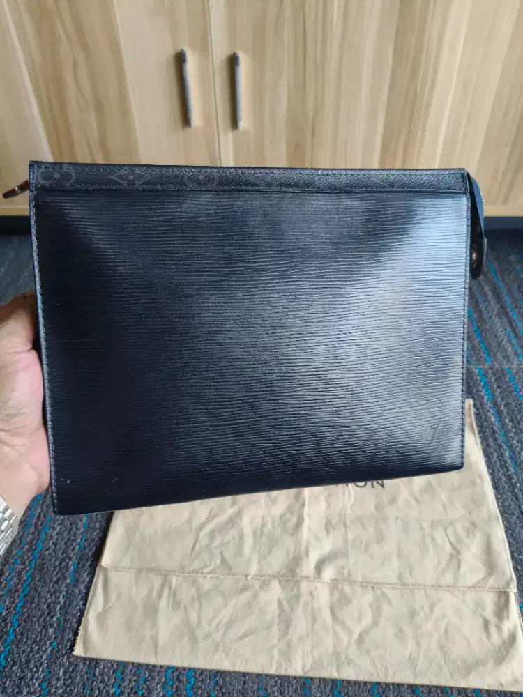 Louis Vuitton clutch original asli