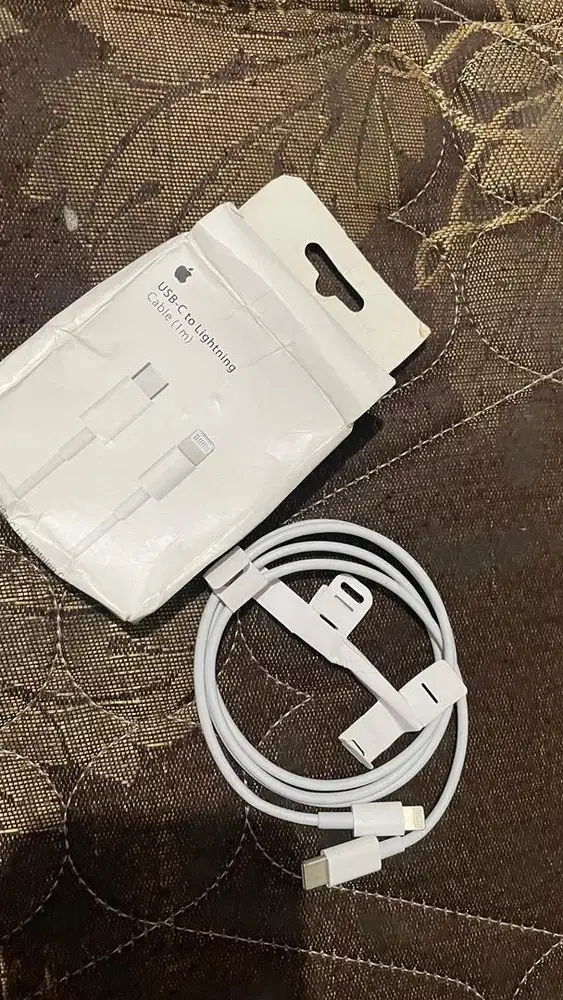 kabel data iphone