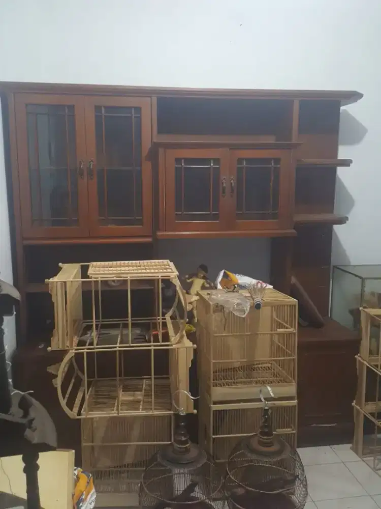Lemari Jati Ruang Tamu
