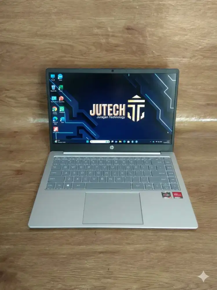 Laptop HP 14 Slim AMD Ryzen 3 (7000 SERIES ) RAM 8 GB Siap pakai