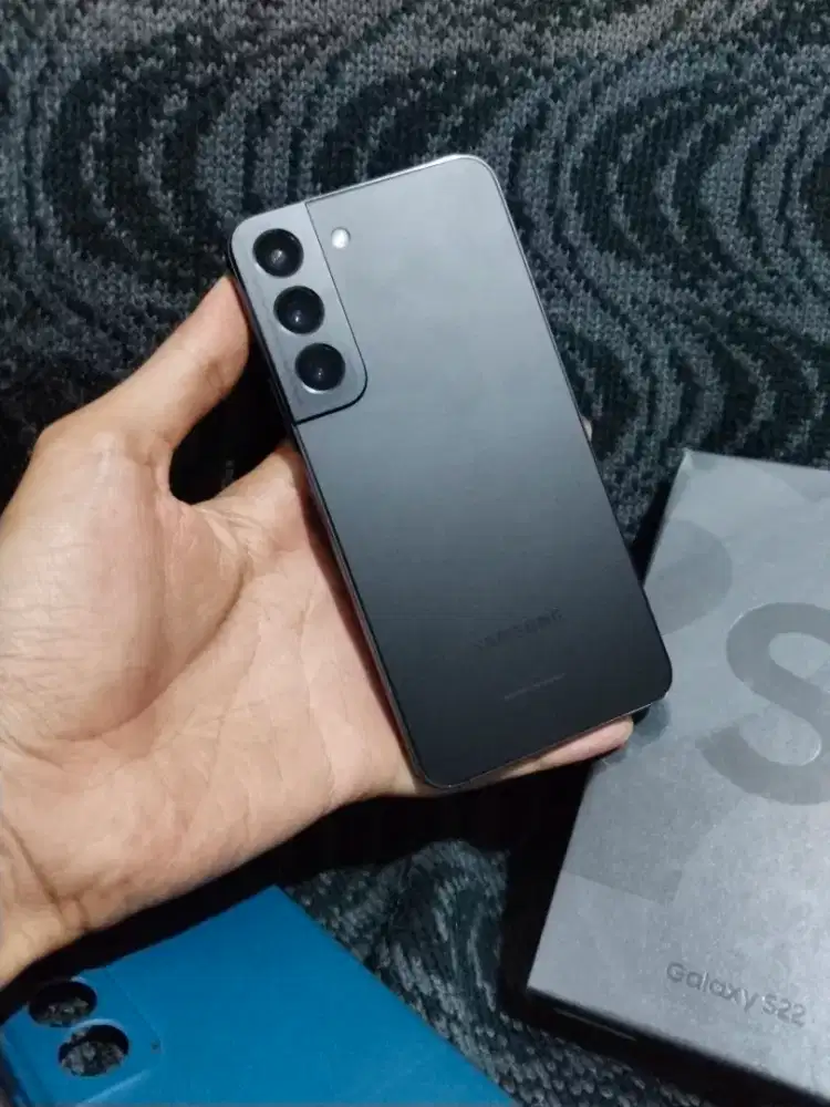 Samsung Galaxy S22 resmi lengkap