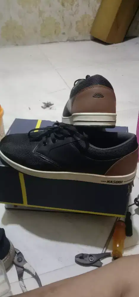 Sepatu snakers dijual kondisi baru