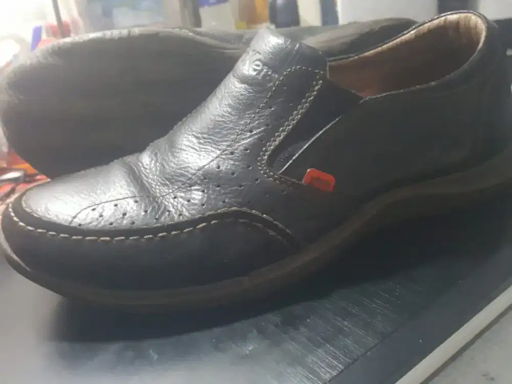 Sepatu Kickers Ori hìtam size 40