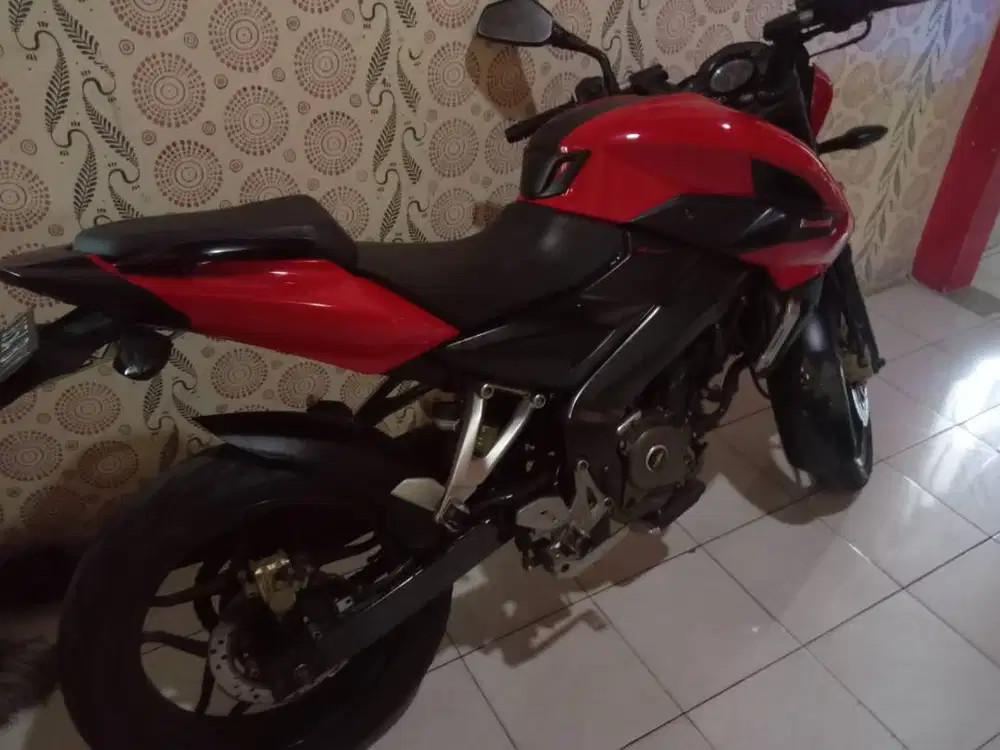 KAWASAKI BAJAJ PULSAR 200NS