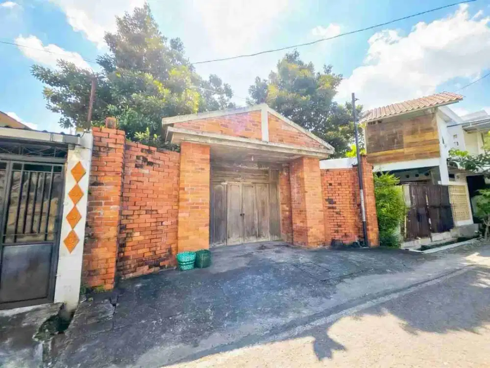 Rumah Induk Asri Nyaman  dan Kost Aktif 15 Pintu di Kadipiro Solo (as)