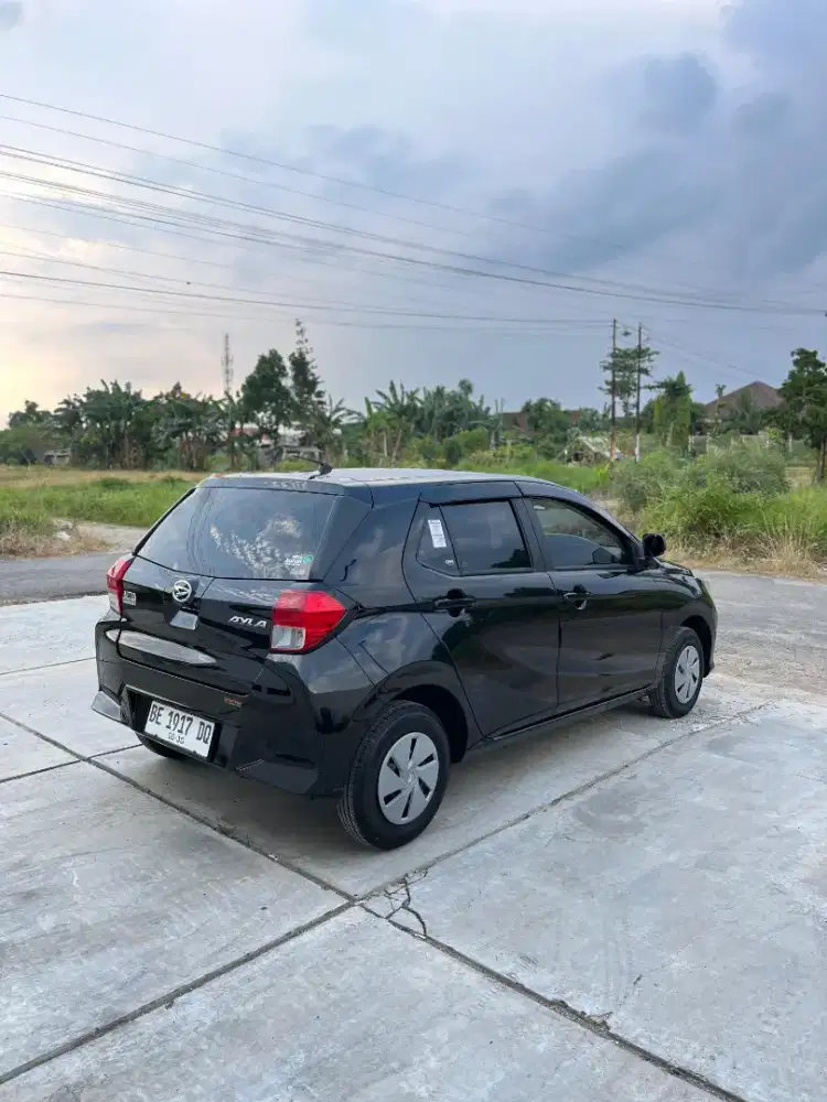Ayla M MT 2025 km 1000 perak