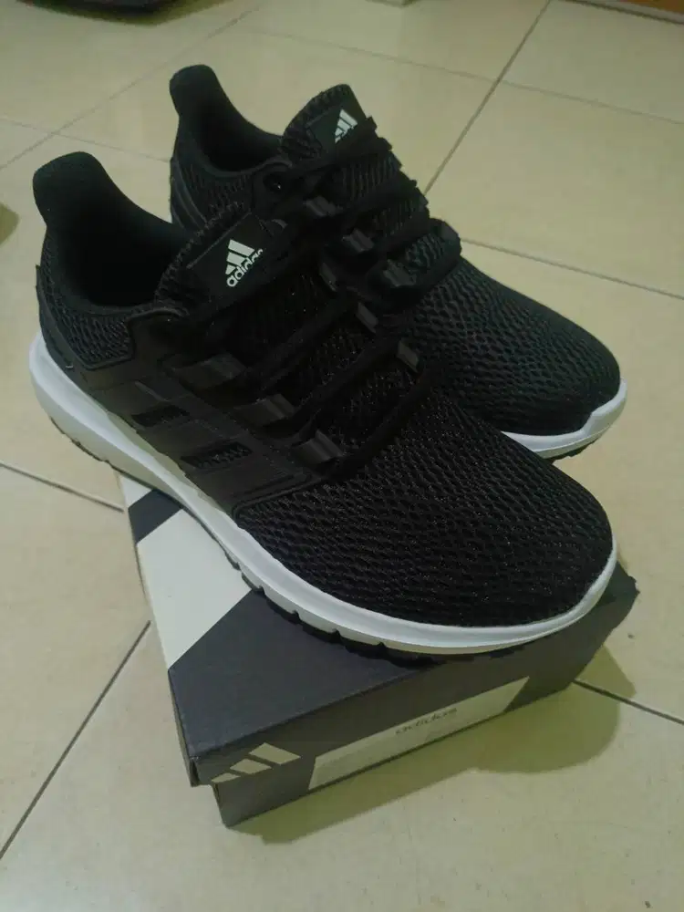 Sepatu Running Adidas Ultimashow Ori Ukuran 38⅔