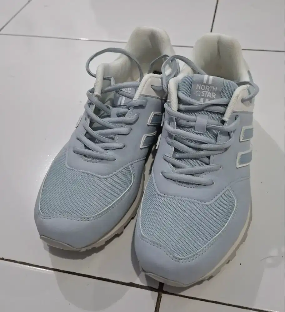 Sepatu north star size 40