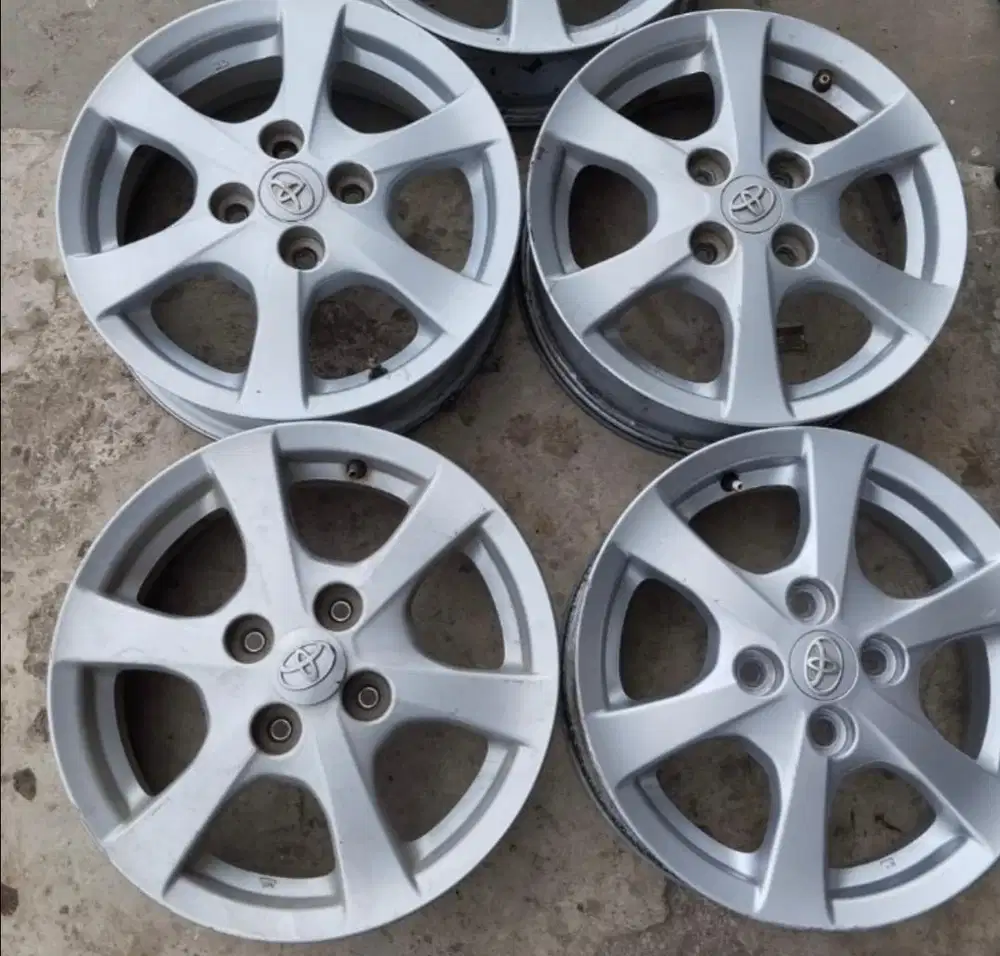 Di jual Velg oem Ayla