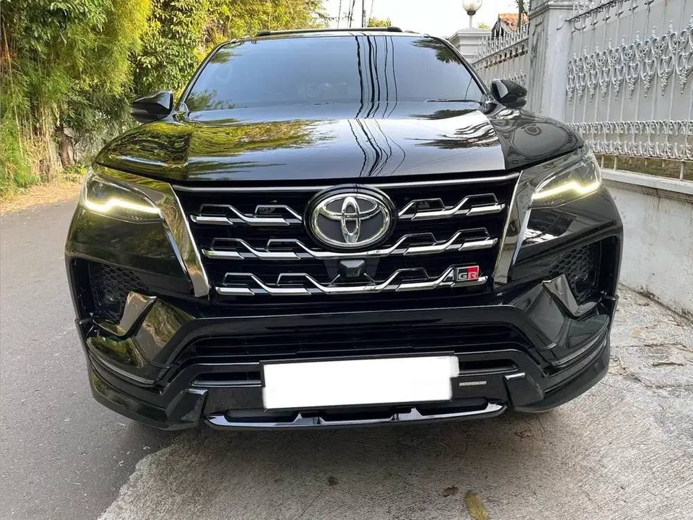 Toyota Fortuner 2.8 VRZ A/T GR Sport Diesel 2024 Hitam