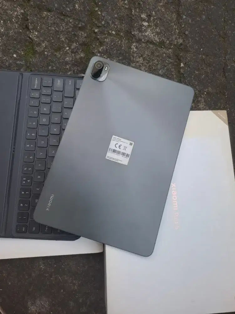 xiaomi pad 5 6/256 fullset plus keyboard ori