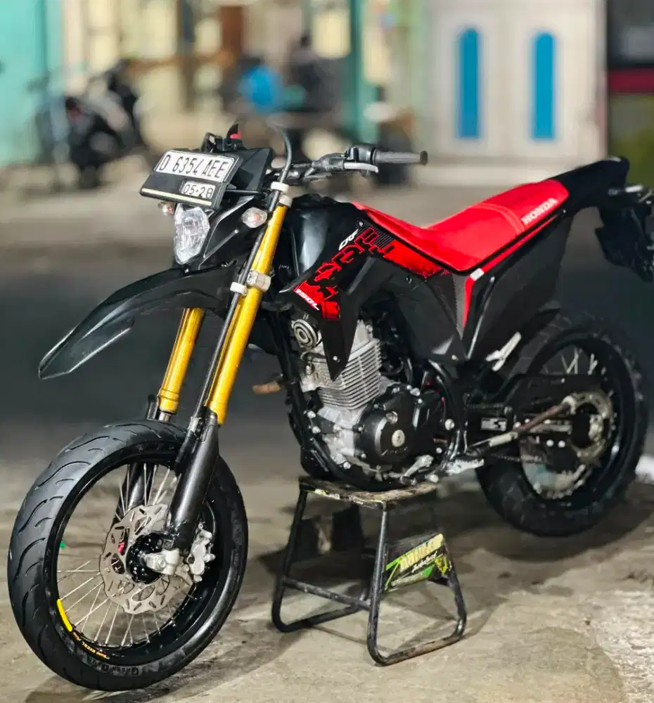Dijual Honda Crf 2023 mulus seperti baru