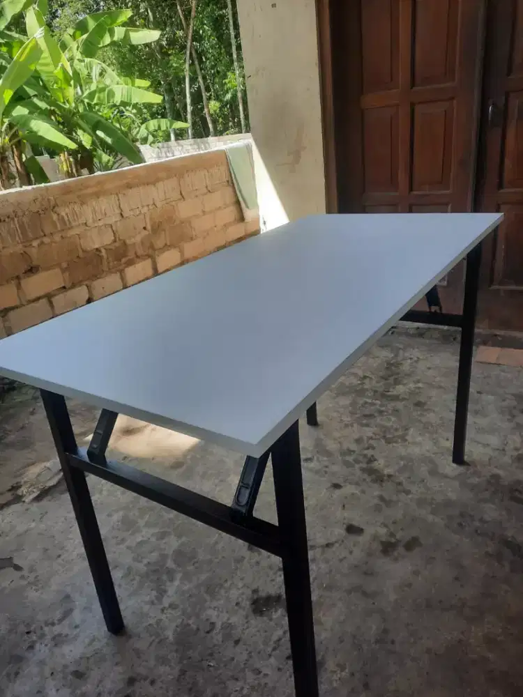 Meja lipat melamin