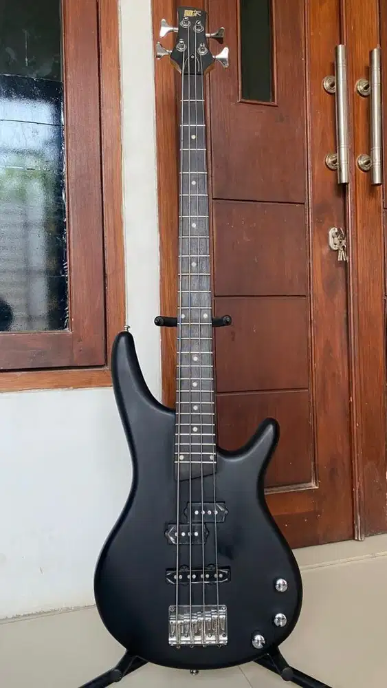 Gitar bass merk SDGR