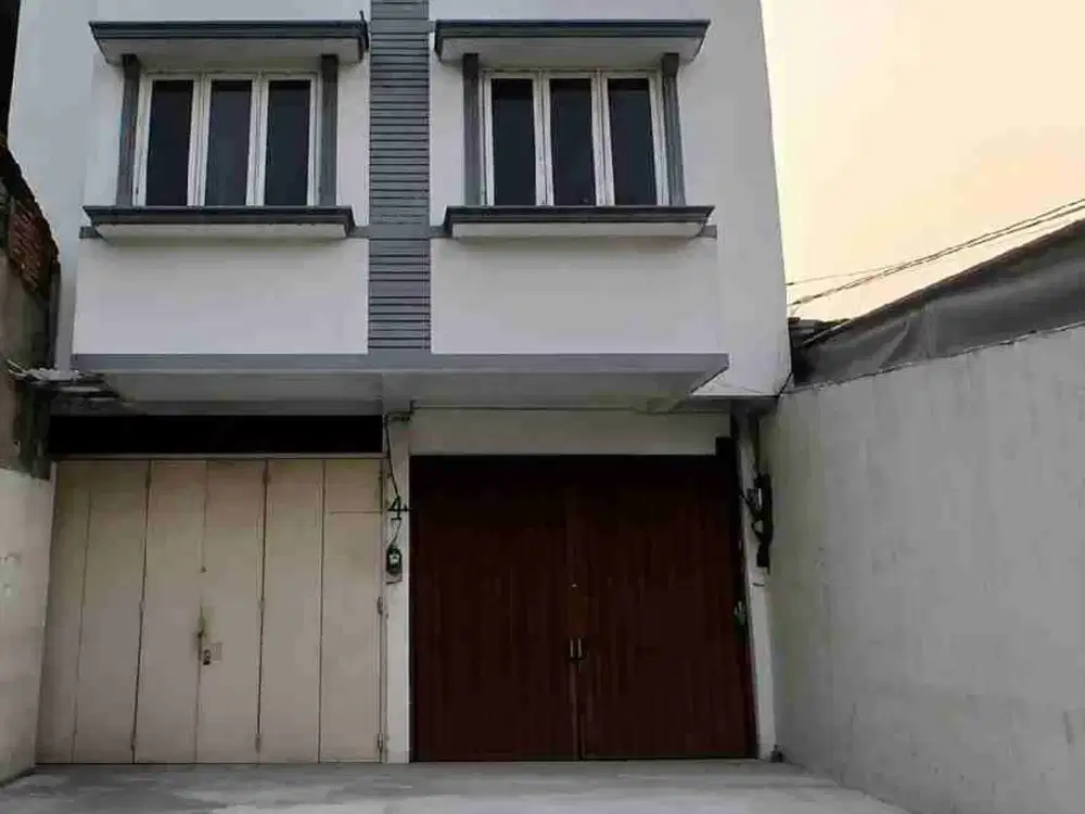 Disewakan 2 Unit Ruko Bersampingan (No-Connecting) Di Jatinegara. Jakarta Timur