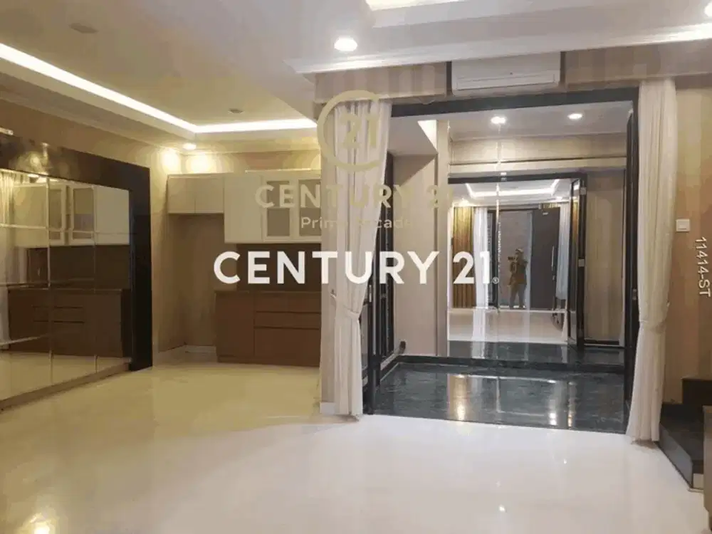 Rumah Semi Furnished  Terawat  Di Discovery Bintaro Sektor 9