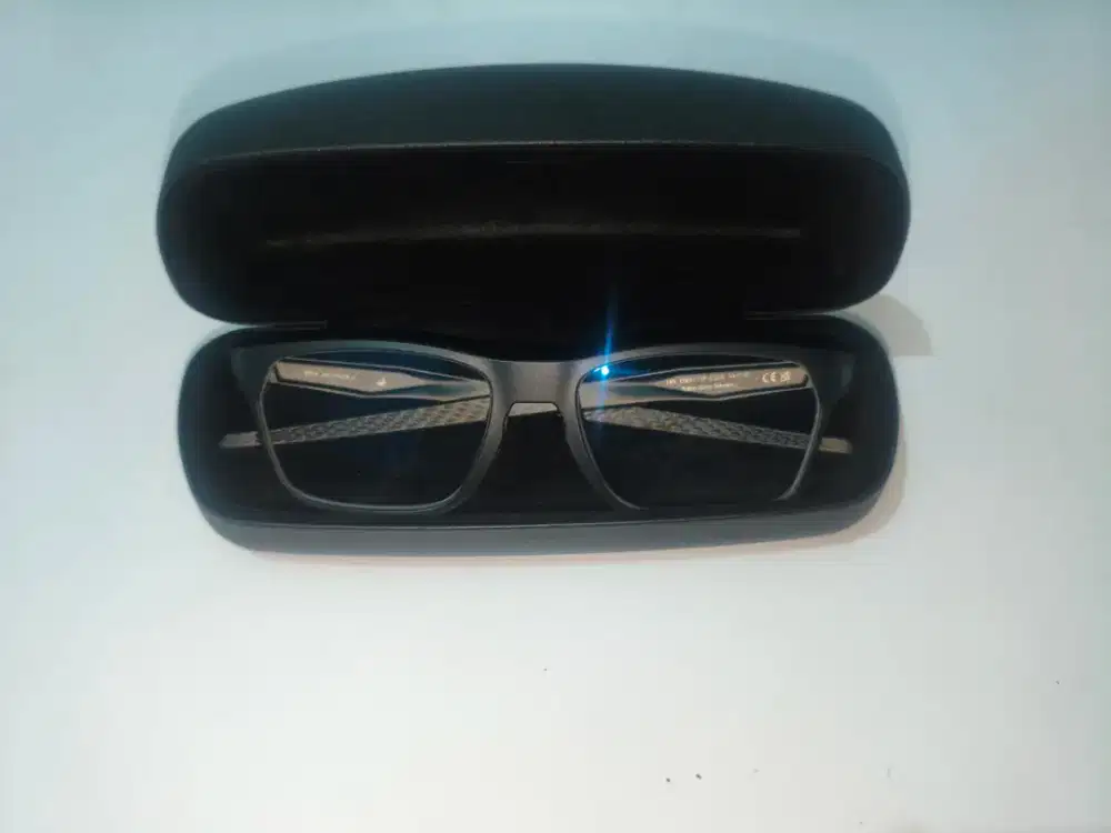 Kacamata oakley