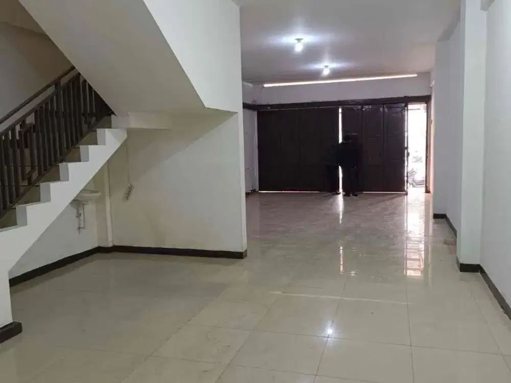 sewa ruko 2 lantai di pusat kota Bandung