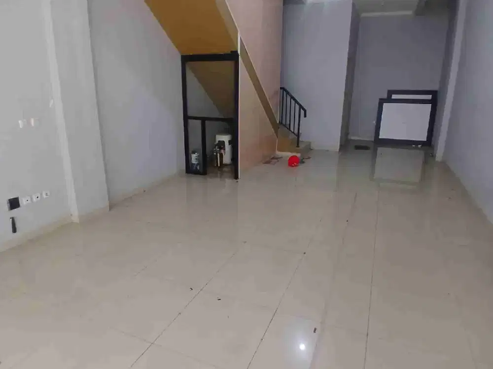 Disewakan Ruko 3 Lantai Full Eks Kantor, Kondisi Bagus, Rapih dan Bersih Di Galaxy. Kota Bekasi