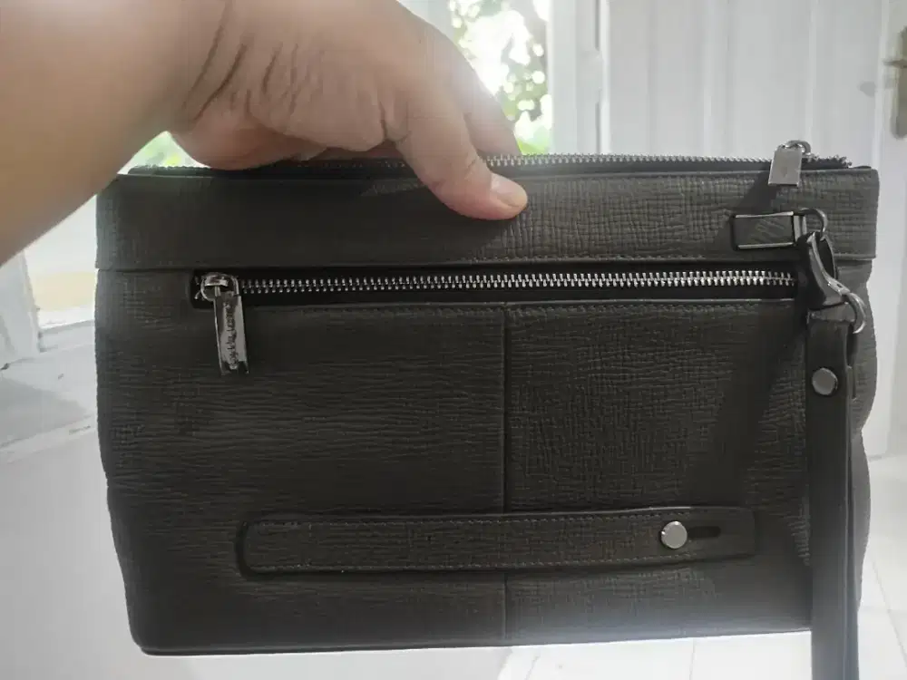 Tas Hush puppies