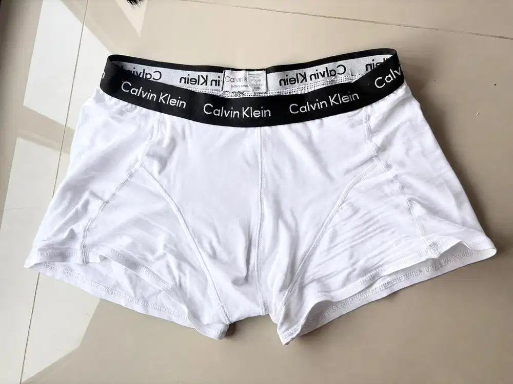 celana dalam boxer Calvin Klein CK putih (L ke XL), tag ada, aman