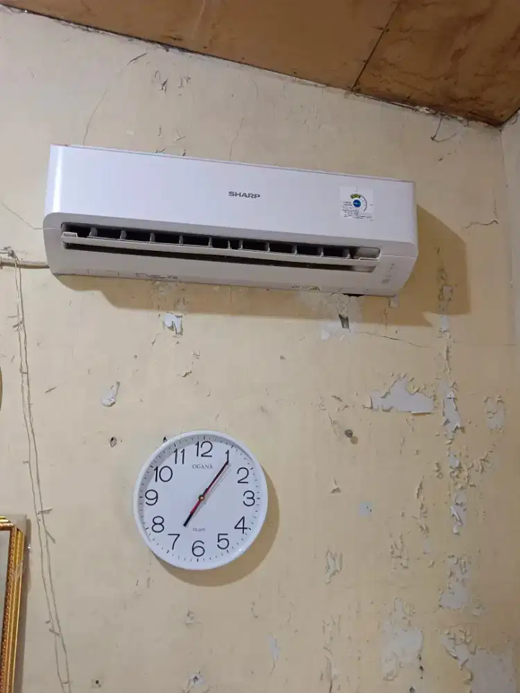 Ac sharp 1 pk seperti baru.